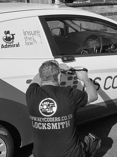 Commercial vehicle and fleet snapped door key extraction
